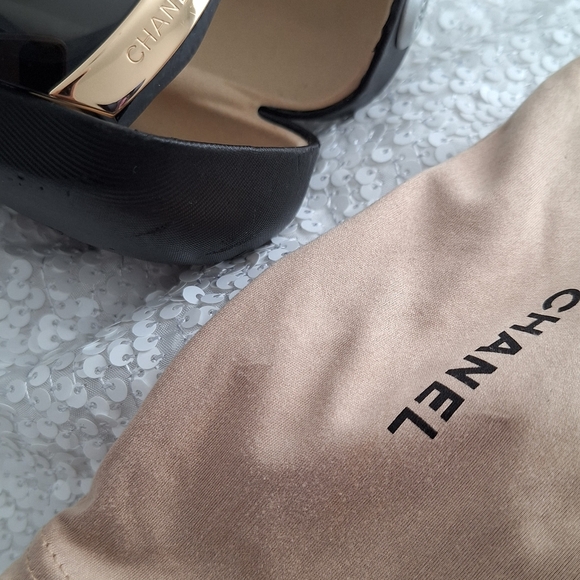 Vintage Chanel Diamond Pattern Sunglasses - Picture 7 of 8